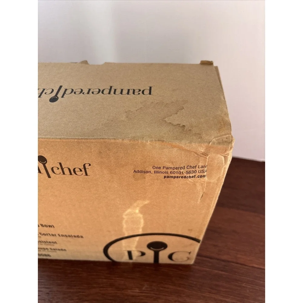 Pampered Chef Salad Cutting Bowl 100086 New in Box
